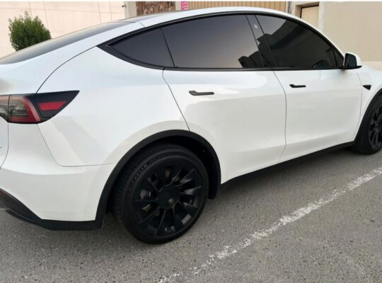Tesla model Y Long range 2023 Gcc