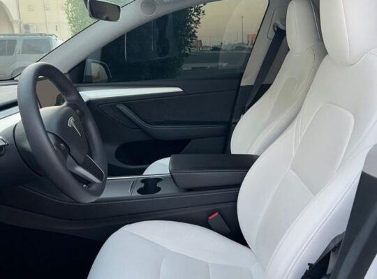 Tesla model Y Long range 2023 Gcc