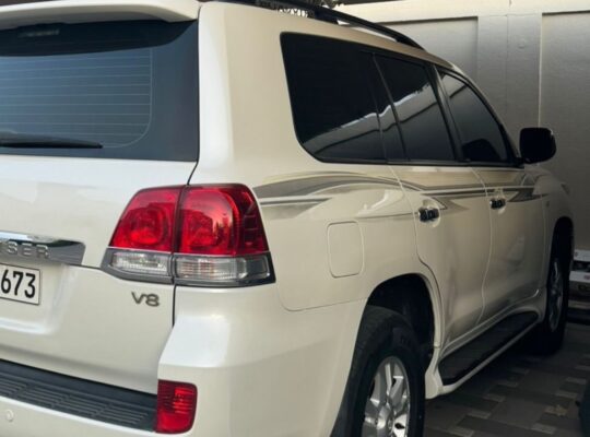 Toyota Land cruiser VXR 2008 Gcc full option
