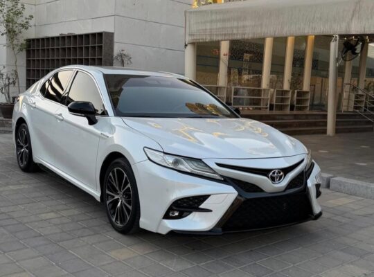 Toyota Camry Grandy v6 sport 2020 Gcc