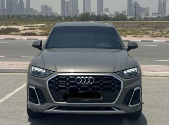Audi Q5 45TPSI full option 2024 Gcc