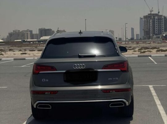 Audi Q5 45TPSI full option 2024 Gcc