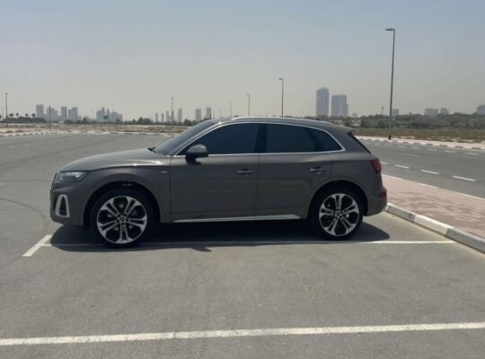Audi Q5 45TPSI full option 2024 Gcc