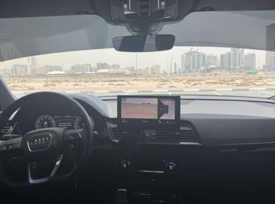 Audi Q5 45TPSI full option 2024 Gcc
