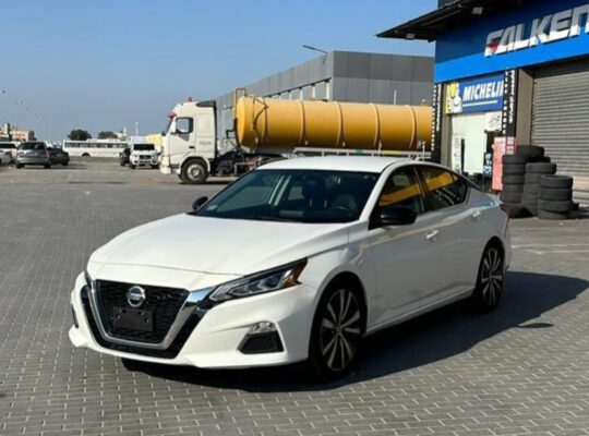 Nissan Altima SR 2019 USA imported