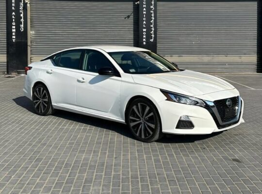 Nissan Altima SR 2019 USA imported