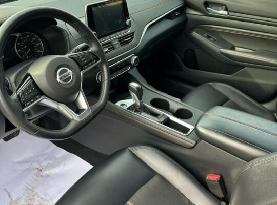 Nissan Altima SR 2019 USA imported