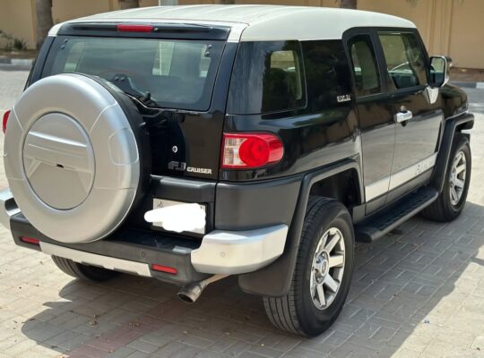 Toyota Fj Cruiser 2014 GXR full option Gcc