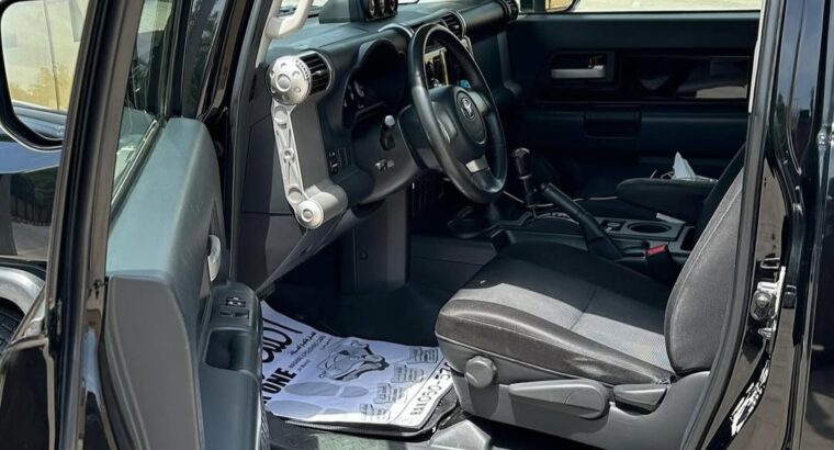 Toyota Fj Cruiser 2014 GXR full option Gcc