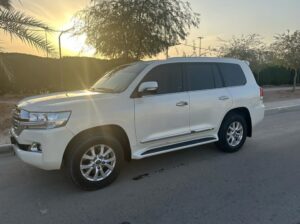 Toyota Land cruiser VXR 5.7L full option 2017