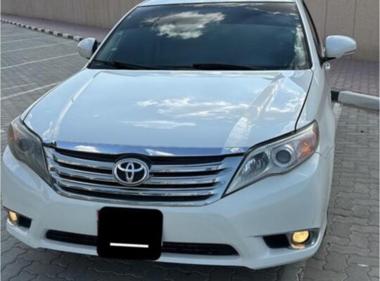 Toyota Avalon Limited 2011 USA imported