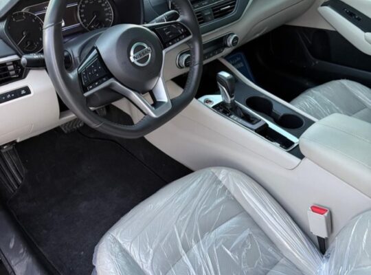 Nissan Altima SV 2022 Gcc full option