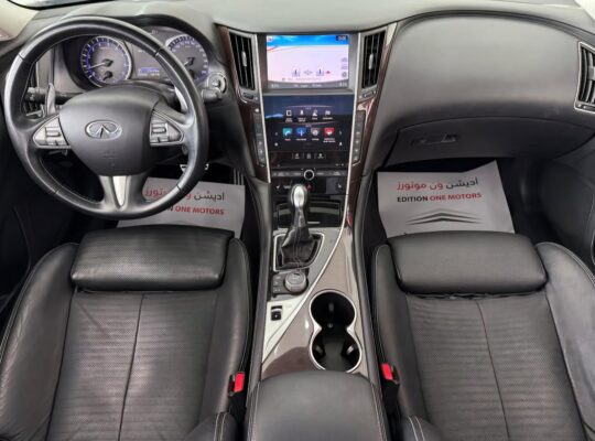 Infiniti Q50s full option 2017 Gcc for sale