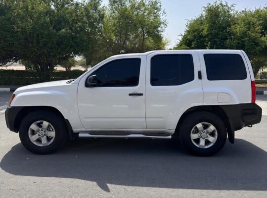 Nissan X terra 2011 mid option Gcc