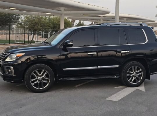 Lexus LX570 full option Gcc 2015 for sale