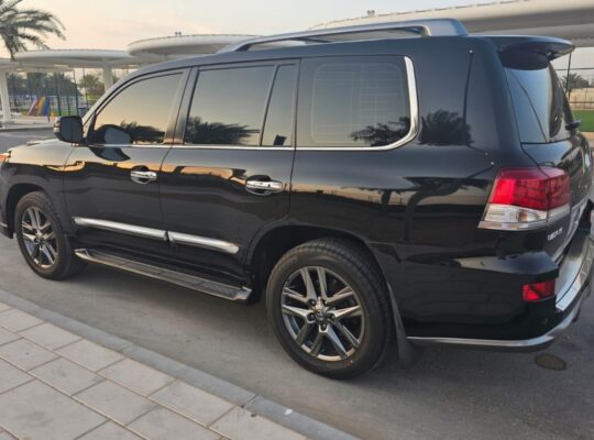 Lexus LX570 full option Gcc 2015 for sale