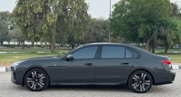 BMW 740i full option 2023 Gcc for sale
