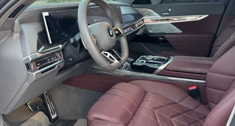 BMW 740i full option 2023 Gcc for sale