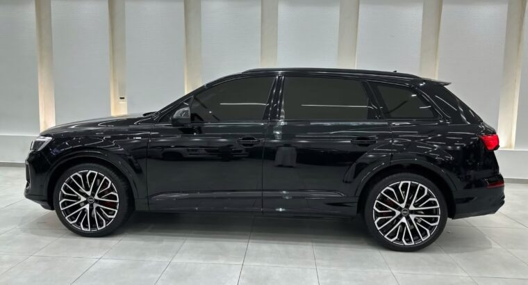 Audi Q7 S line 2025 Gcc fully loaded