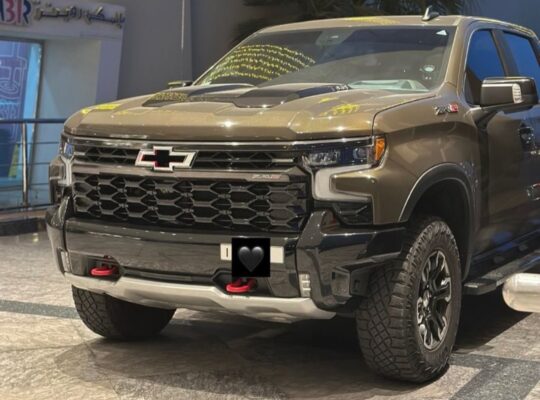 Chevrolet Silverado ZR2 2023 Gcc full option