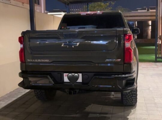 Chevrolet Silverado ZR2 2023 Gcc full option