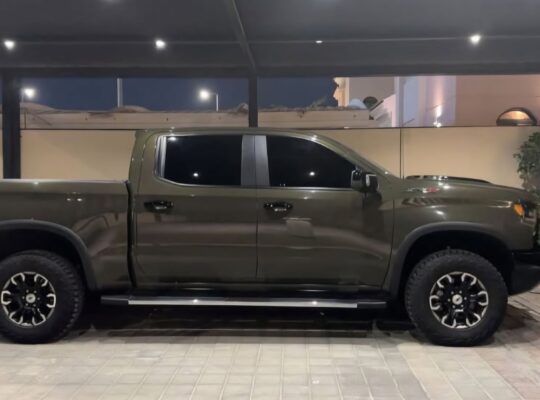 Chevrolet Silverado ZR2 2023 Gcc full option