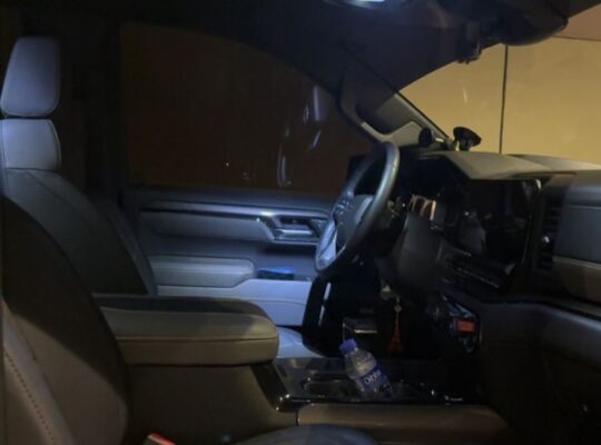 Chevrolet Silverado ZR2 2023 Gcc full option