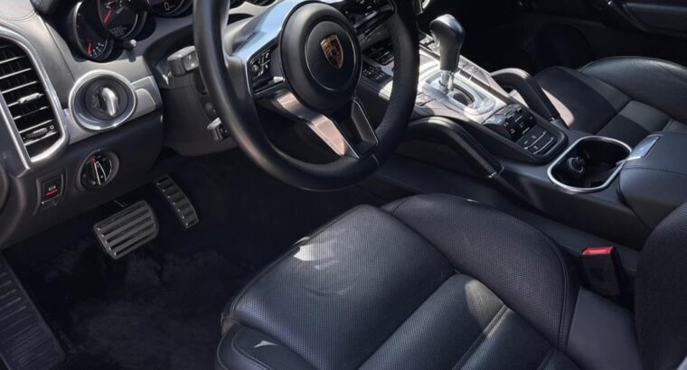 Porsche Cayenne turbo 2016 Gcc for sale