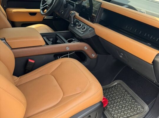 Land rover defender coupe HSE 2024 Gcc for sale