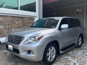 Lexus LX570 full option 2009 Gcc for sale
