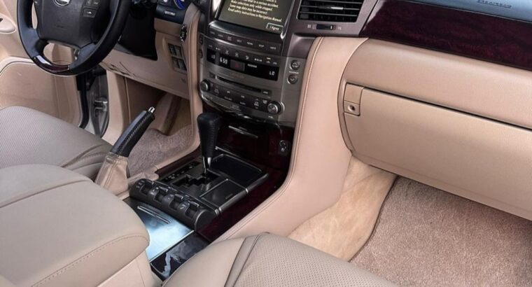 Lexus LX570 full option 2009 Gcc for sale
