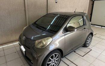 Toyota IQ 2011 full option imported