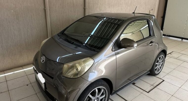 Toyota IQ 2011 full option imported