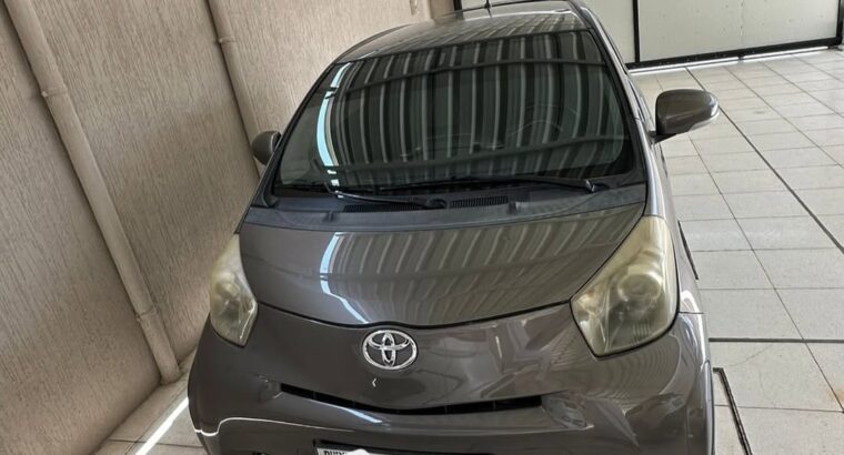 Toyota IQ 2011 full option imported