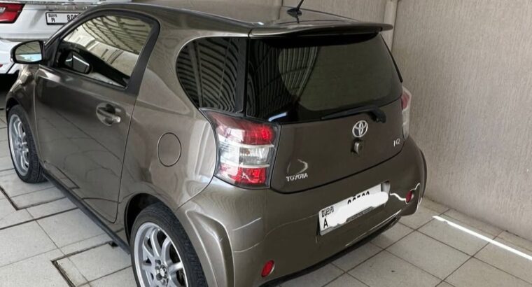 Toyota IQ 2011 full option imported