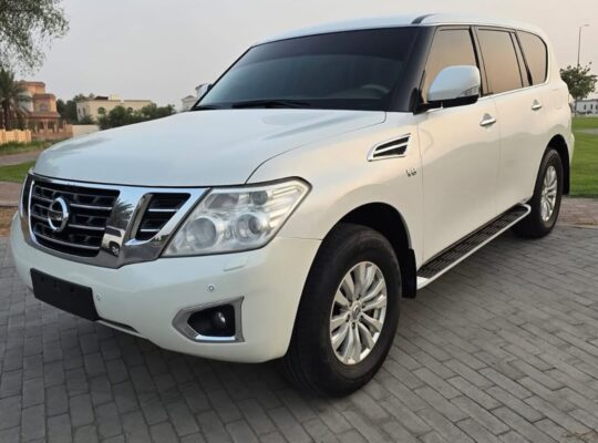 Nissan patrol SE 2015 mid option Gcc