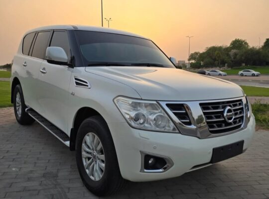 Nissan patrol SE 2015 mid option Gcc