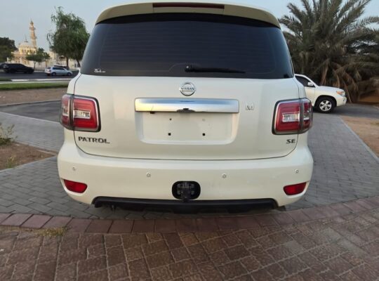 Nissan patrol SE 2015 mid option Gcc