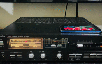 Technics stereo amp 100 W per channels for sale