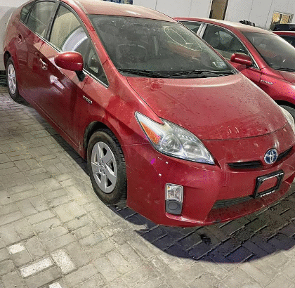 TOYOTA Prius Model 2011 imported In good condition