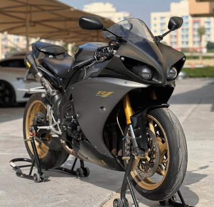 Yamaha R1 YZF 1000cc 2009 GCC clean title for sale