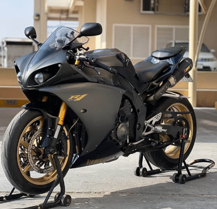 Yamaha R1 YZF 1000cc 2009 GCC clean title for sale