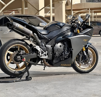 Yamaha R1 YZF 1000cc 2009 GCC clean title for sale