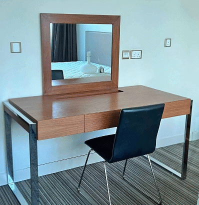 Table + mirror for sale