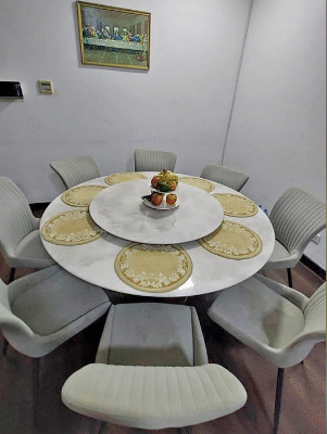 10-seater round table for sale