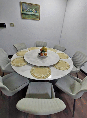 10-seater round table for sale