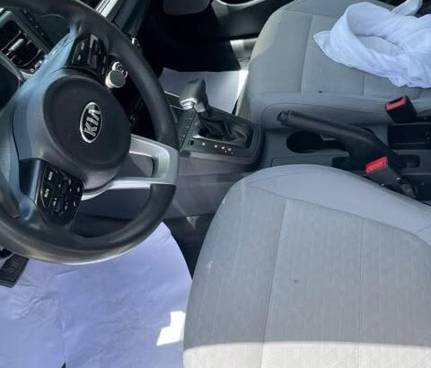 Kia Rio Hatchback 2018 Gcc 1.6 for sale