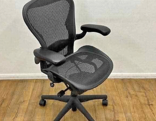 Herman Miller Aeron Chair Good Condition For Sale