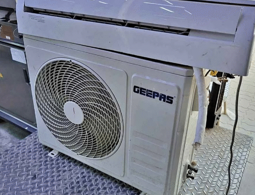 Split 2.0 Ton Air Conditioner Geepas For Sale