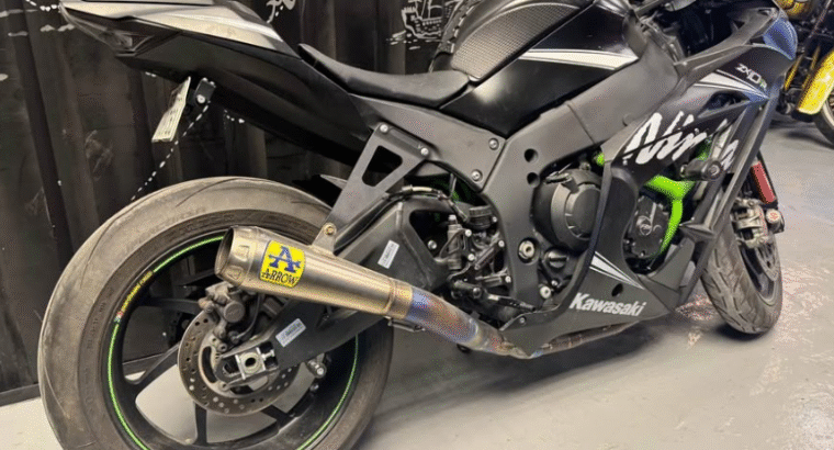 KAWASAKI ZX10-RR 2017 In excellent condition for s